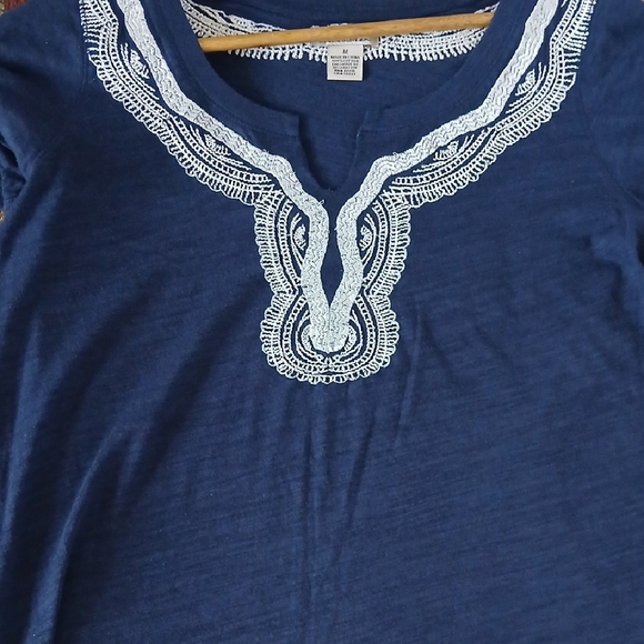 Lucky Brand Tee - Picture 9 of 9